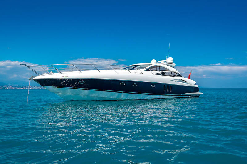 Exterior M/Y REHAB 