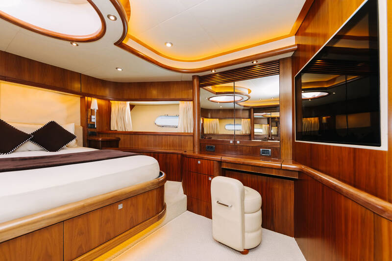 Bow VIP cabin