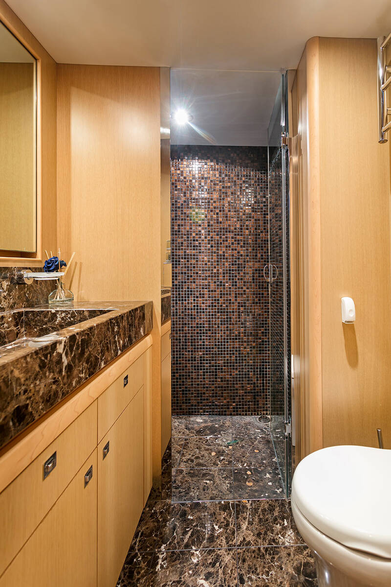 VIP cabin head