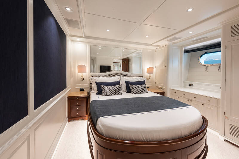Double guest cabin