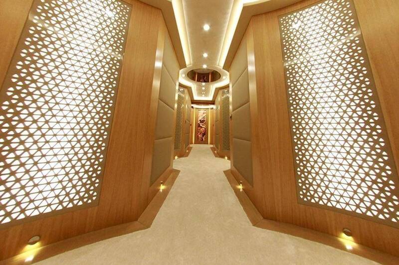 Corridor low deck