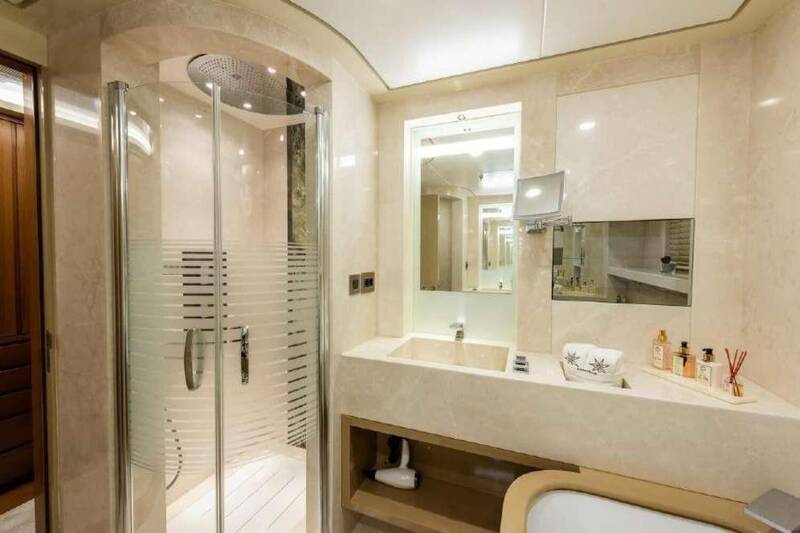 Double cabin bathroom
