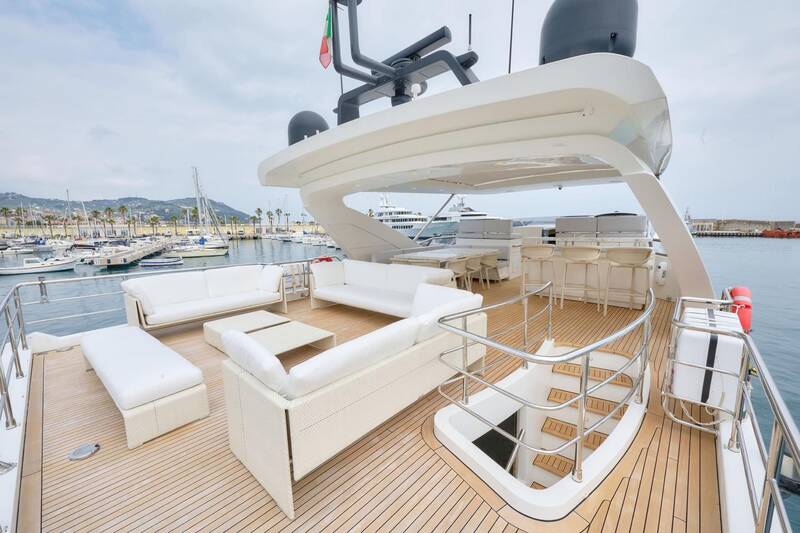 Sun deck
